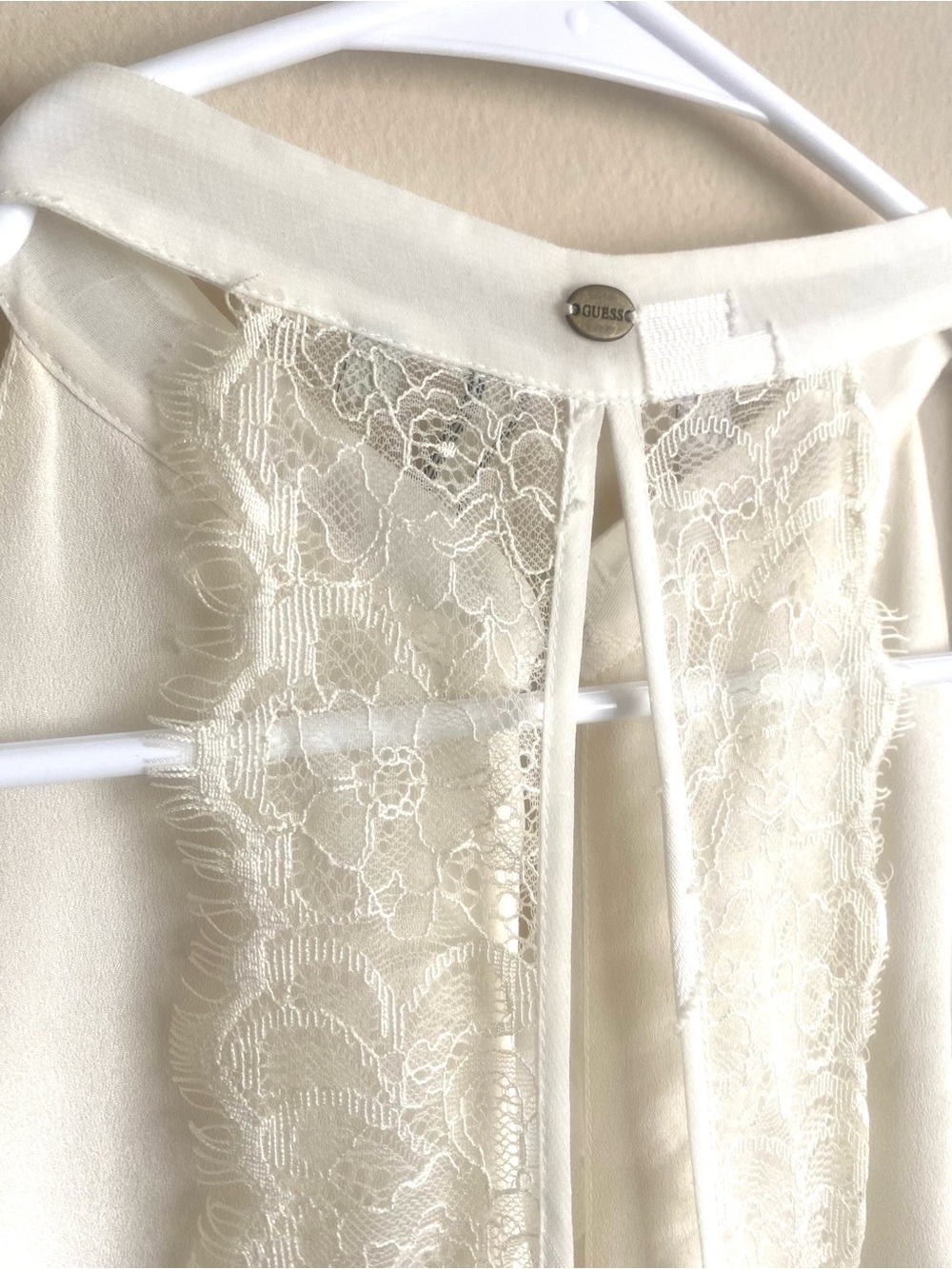 NWT Guess Ivory Lace Back Halter Blouse Sleeveless Smocked Hem Top M - Picture 4 of 9
